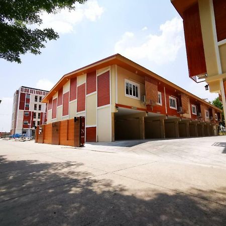 Triple Trees Hotel Pathum Thani Eksteriør billede